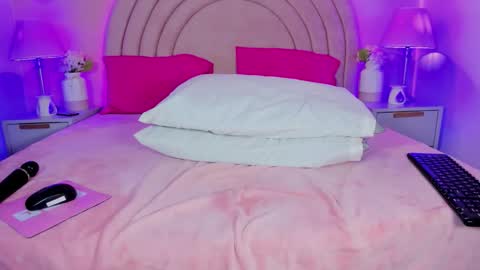 KI KI online show from January 16, 8:05 pm