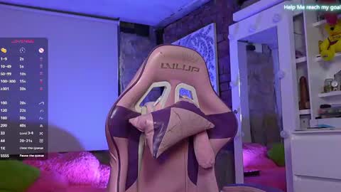 kiki online show from July 27, 9:45 pm