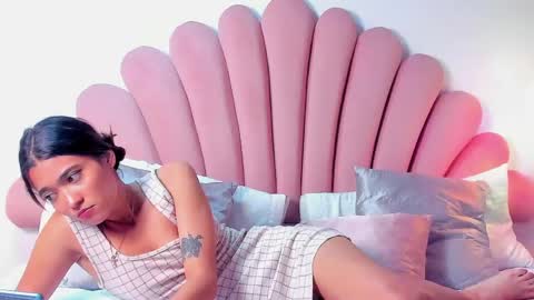 Kiki Moon online show from May 31, 1:44 am