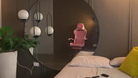 Kim online show from September 17, 1:09 pm