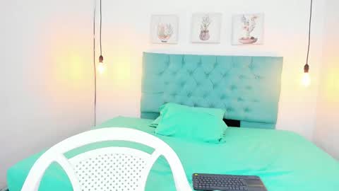 kim_eli online show from February 15, 8:23 pm