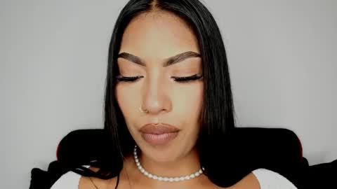 kim_mouth17 online show from June 5, 6:28 am