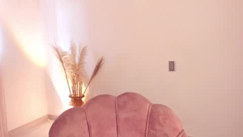 Kim Murphy online show from April 5, 1:54 pm