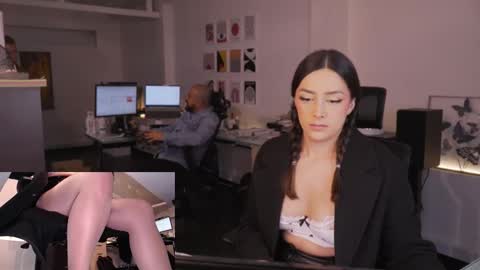 Kimberly 1200-1900 GMT-5 online show from December 4, 8:42 pm