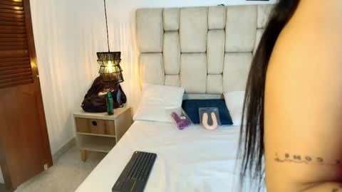 kimberlyfox_t online show from May 28, 1:09 pm