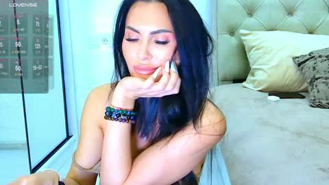 KIm online show from April 11, 3:05 pm