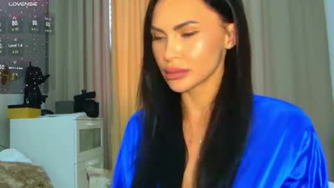 KIm online show from June 9, 4:06 pm