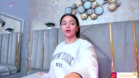  KIM  online show from October 4, 3:23 am