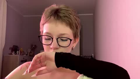 Kim online show from February 17, 3:44 pm