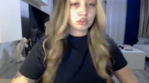 Kim Lee  online show from February 8, 5:27 pm