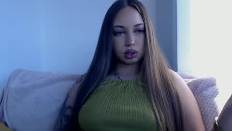 Kim Lee  online show from March 6, 3:13 pm