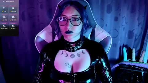 Snapshot of kimlennox_ chatting on September 25, 1:32 pm   online show from September 25, 1:32 pm