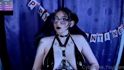 Snapshot of kimlennox_ chatting on February 13, 7:31 pm   online show from February 13, 7:31 pm