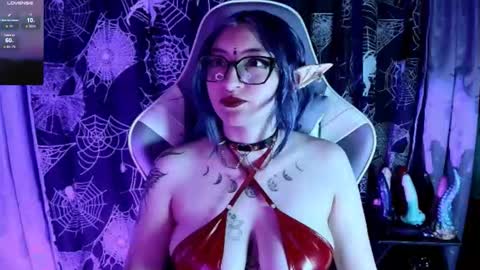 Snapshot of kimlennox_ chatting on October 13, 3:58 pm   online show from October 13, 3:58 pm