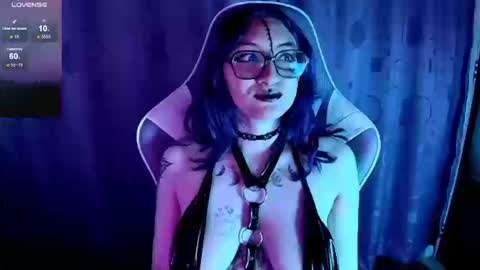 Snapshot of kimlennox_ chatting on September 13, 1:19 pm   online show from September 13, 1:19 pm