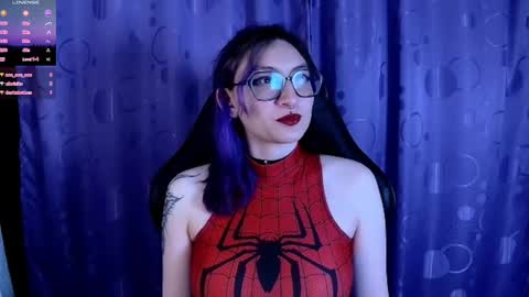 Snapshot of kimlennox_ chatting on February 20, 10:15 pm   online show from February 20, 10:15 pm