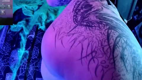 Snapshot of kimlennox_ chatting on October 26, 2:01 pm   online show from October 26, 2:01 pm