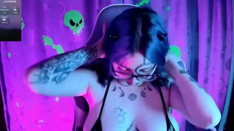   online show from November 23, 1:24 pm