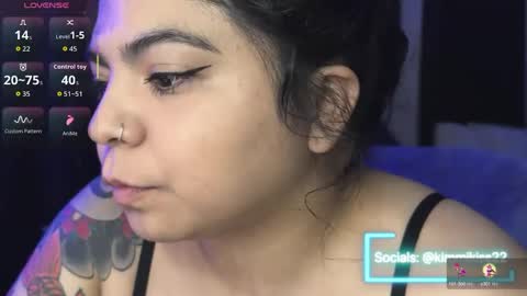 Snapshot of kimmiakiss22 chatting on October 5, 5:23 am Kimmi online show from October 5, 5:23 am