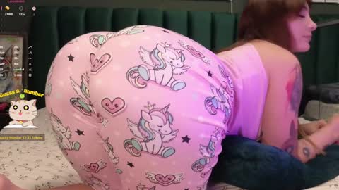 Kimmie online show from December 16, 7:31 pm