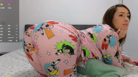 Kimmie online show from April 8, 6:43 pm