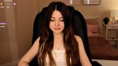  Your Kimmie  follow me  online show from June 19, 8:51 am