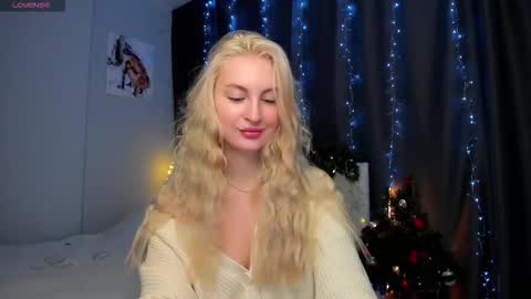 kimmy1_powell online show from December 18, 5:01 am