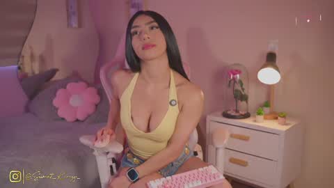 kimmy online show from July 24, 4:49 pm