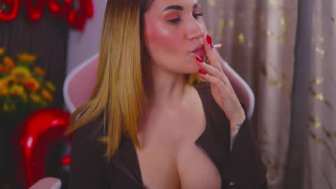 KimSkye online show from February 15, 9:06 pm