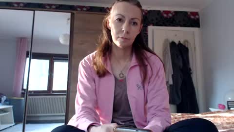 sexysexyhotwetpinkredpussy online show from June 19, 7:17 pm