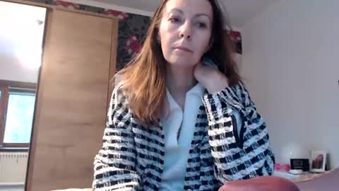 sexysexyhotwetpinkredpussy online show from June 16, 7:26 pm