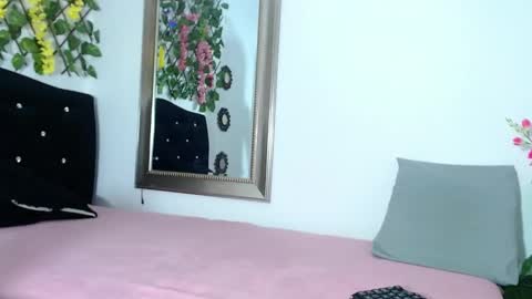Snapshot of kinkysweet__ chatting on March 1, 10:21 pm Isabella online show from March 1, 10:21 pm