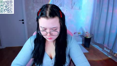 kira online show from April 19, 9:09 am