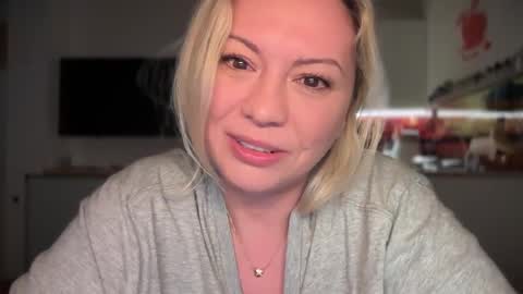 KiraDivine online show from February 22, 7:32 pm