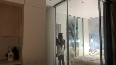 Kira online show from April 15, 7:03 pm