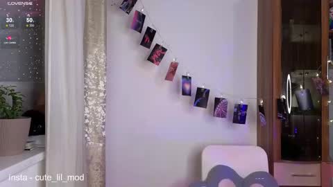 Kira cute online show from December 16, 8:47 pm