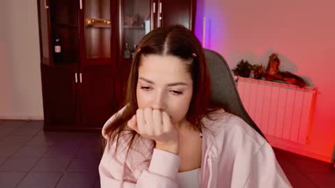 kiravair online show from December 19, 1:14 pm