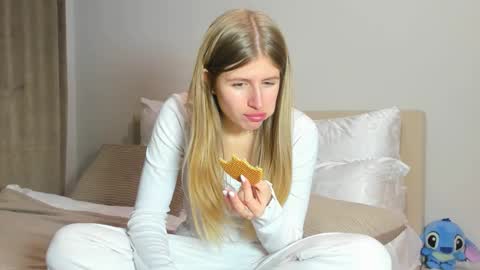 Kira online show from January 18, 8:38 pm