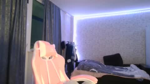 Snapshot of kirstievelasco chatting on October 13, 6:10 pm Nicole online show from October 13, 6:10 pm