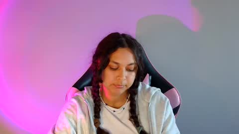 kiss_ameliaa online show from December 16, 12:22 pm