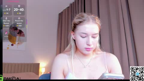 Chloe online show from April 19, 2:55 am