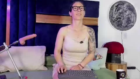 Kissing Company online show from July 1, 4:34 am