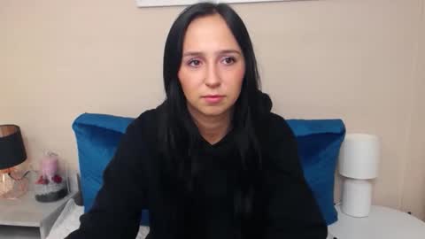 Snapshot of kissluisa chatting on October 1, 6:18 am LuisaLove online show from October 1, 6:18 am