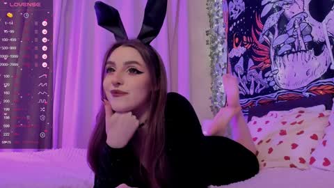 Kissthasky online show from December 13, 6:05 pm