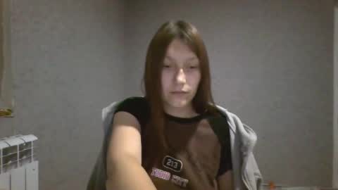 kiti_kitiss online show from October 25, 6:15 pm