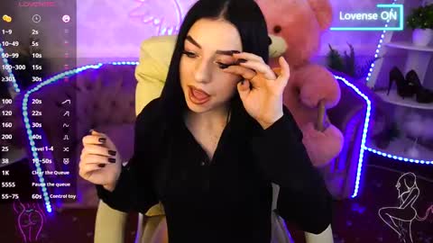 kitness online show from February 10, 8:00 pm