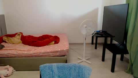 Jennyblonde and Emmabrunette online show from May 11, 12:07 pm