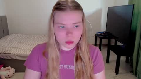 Jennyblonde and Emmabrunette online show from July 22, 4:08 pm