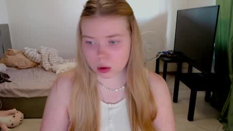 Jennyblonde and Emmabrunette online show from June 6, 4:02 pm