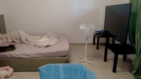 Jennyblonde and Emmabrunette online show from May 31, 4:57 pm